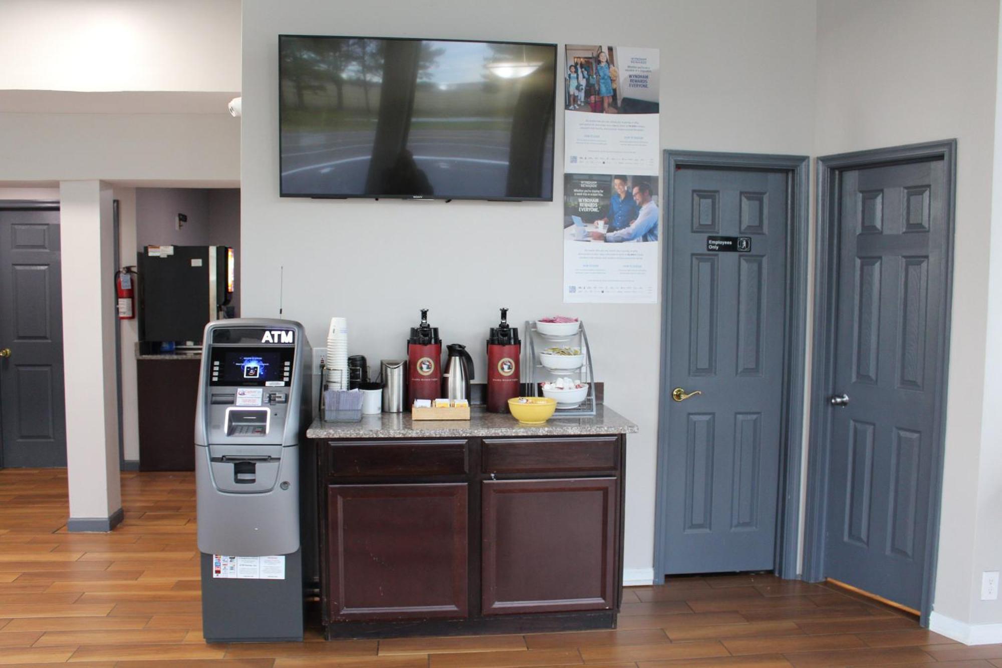Days Inn By Wyndham Wrightstown Mcguire Afb Bordentown Εξωτερικό φωτογραφία