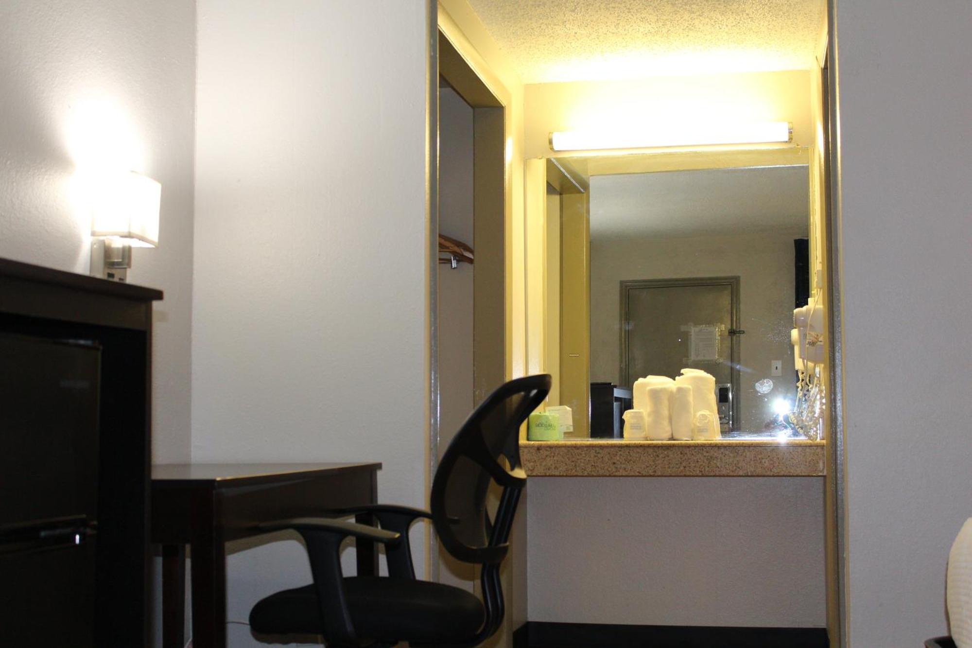 Days Inn By Wyndham Wrightstown Mcguire Afb Bordentown Εξωτερικό φωτογραφία