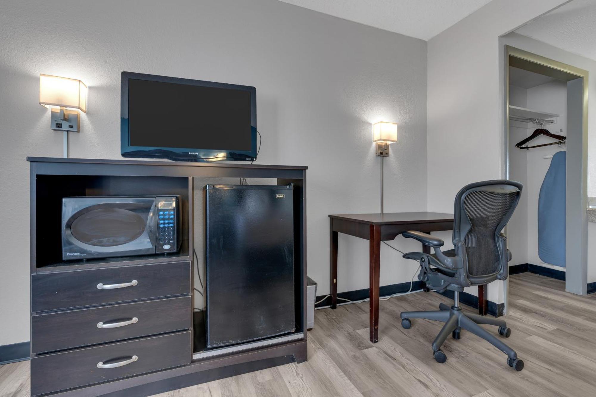 Days Inn By Wyndham Wrightstown Mcguire Afb Bordentown Εξωτερικό φωτογραφία