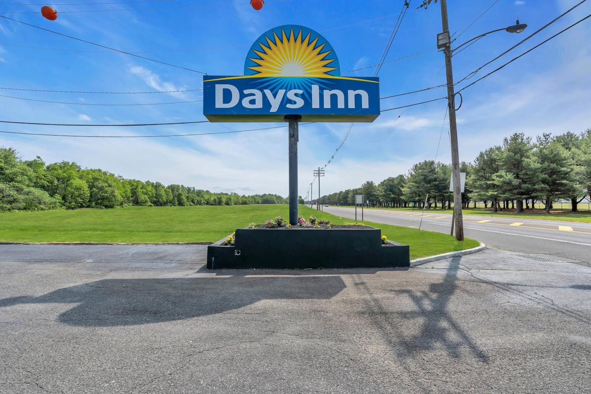 Days Inn By Wyndham Wrightstown Mcguire Afb Bordentown Εξωτερικό φωτογραφία