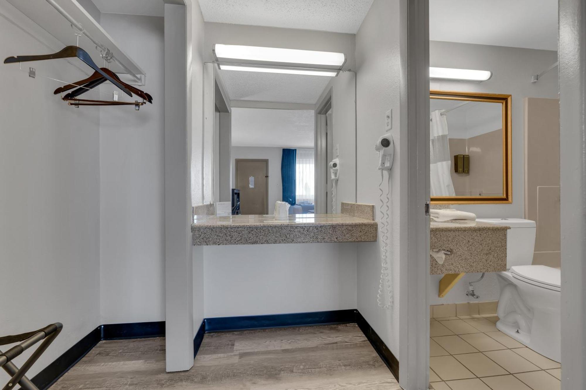 Days Inn By Wyndham Wrightstown Mcguire Afb Bordentown Εξωτερικό φωτογραφία