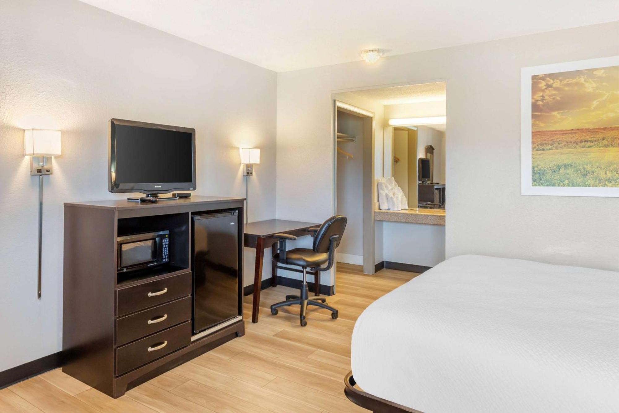 Days Inn By Wyndham Wrightstown Mcguire Afb Bordentown Εξωτερικό φωτογραφία