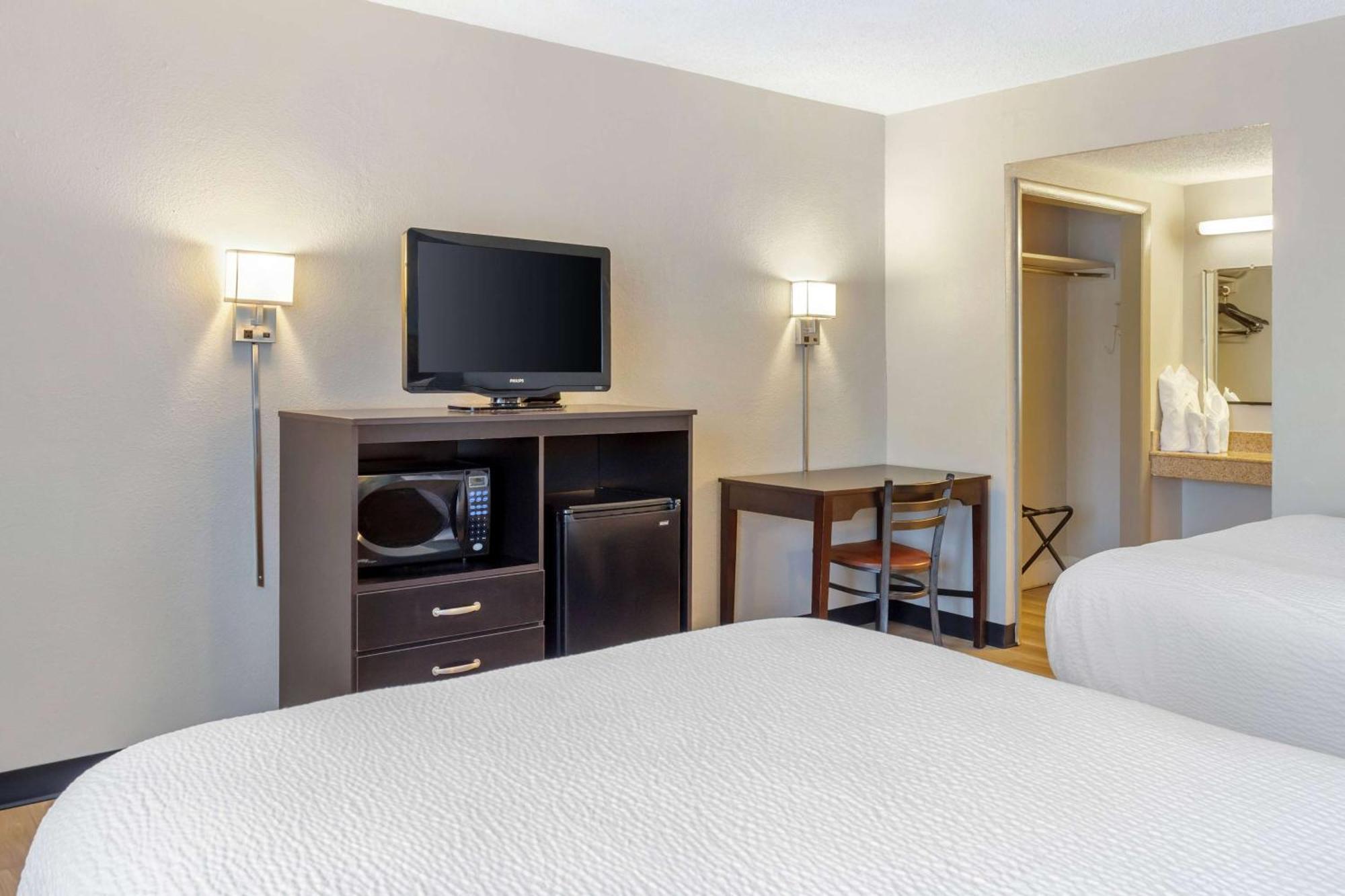 Days Inn By Wyndham Wrightstown Mcguire Afb Bordentown Εξωτερικό φωτογραφία