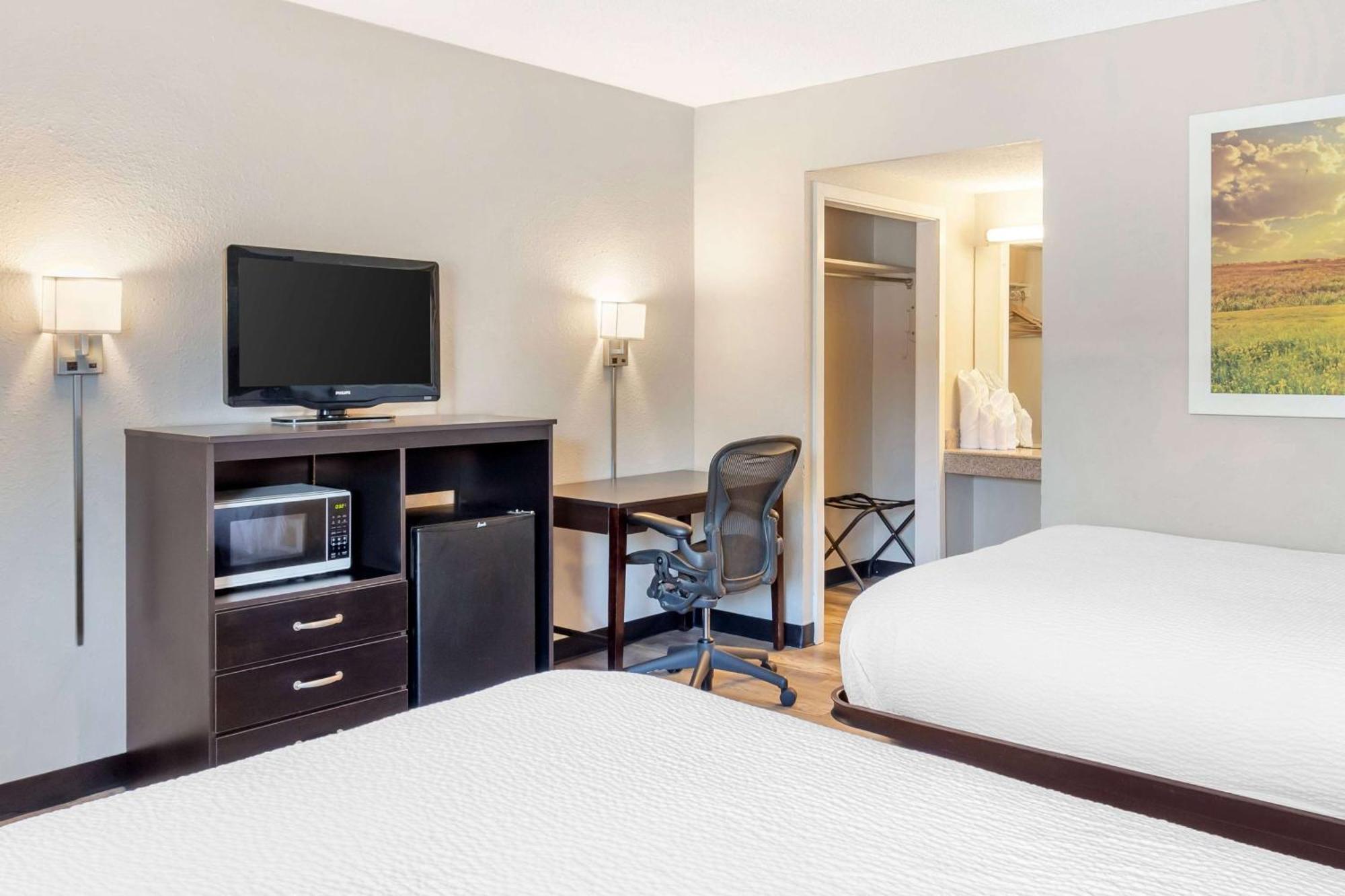 Days Inn By Wyndham Wrightstown Mcguire Afb Bordentown Εξωτερικό φωτογραφία